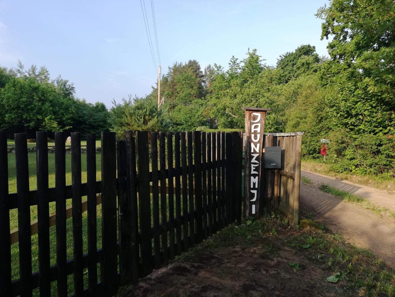 Jaunzemji Villa Dzeņi Екстериор снимка